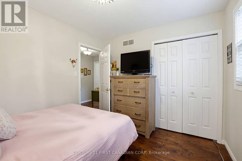 10 Exmouth Drive — photo 27 of 37