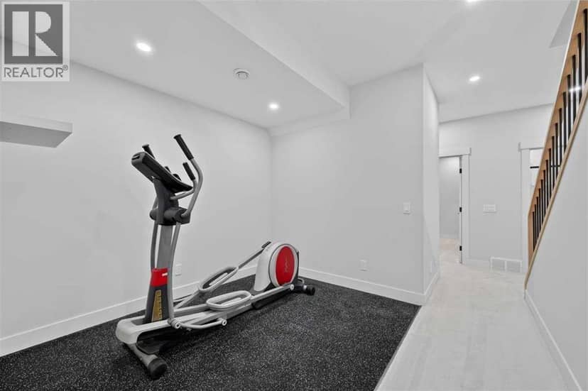 924 33A Street NW — photo 34 of 40