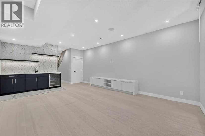 924 33A Street NW — photo 36 of 40