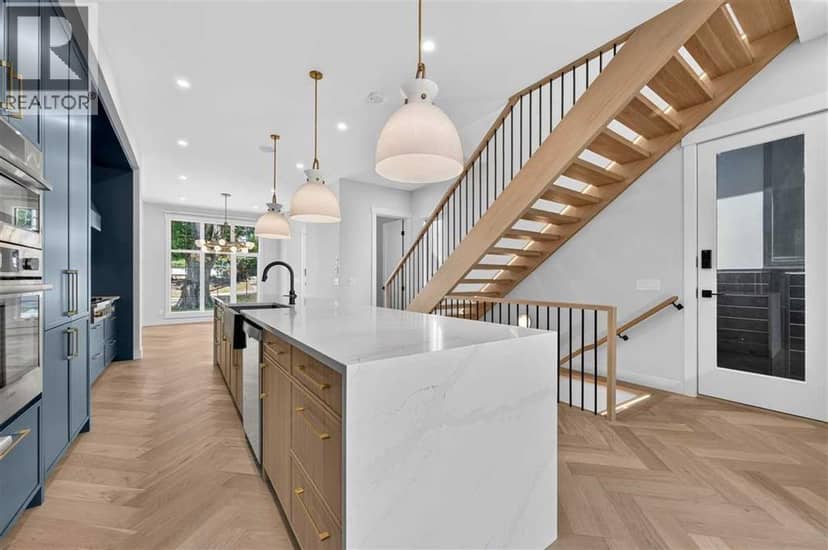 924 33A Street NW — photo 11 of 40