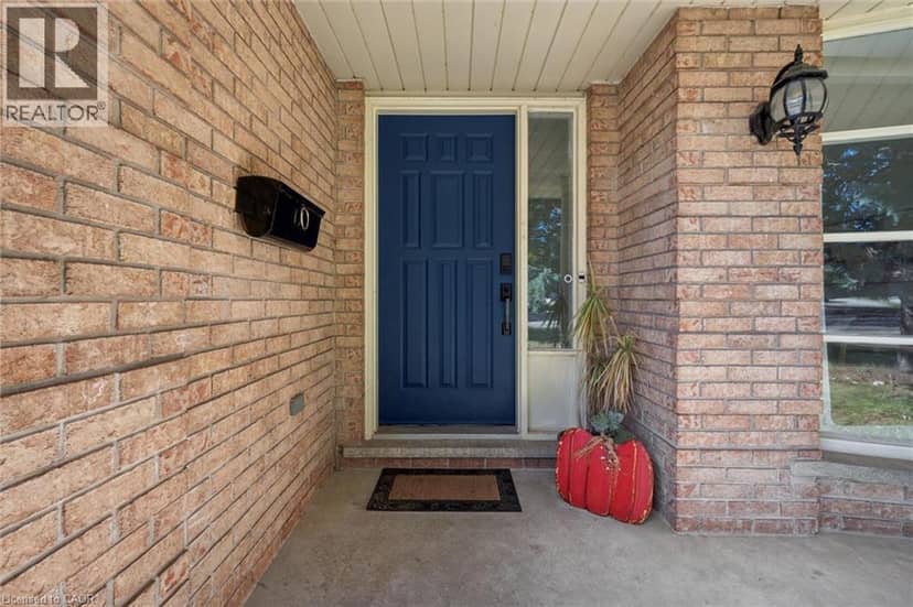 51 CAYLEY Court, Kitchener, photo 3