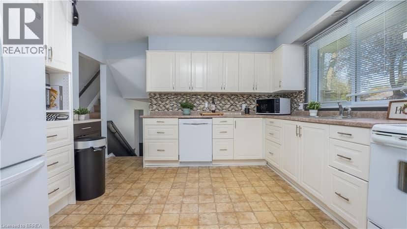 10 AARON Place — photo 7 of 19