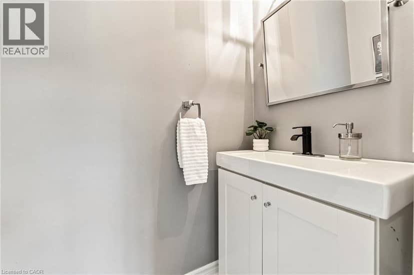 1270 GAINSBOROUGH Drive Unit# 61 — photo 9 of 19