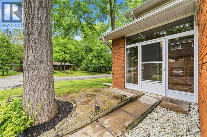 1270 GAINSBOROUGH Drive Unit# 61, Oakville, photo 2