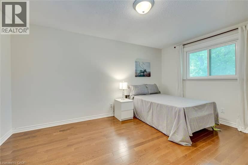 1025 VANIER Drive — photo 27 of 40