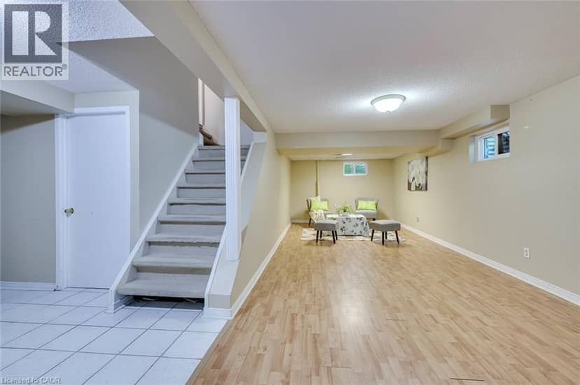 1025 VANIER Drive — photo 31 of 40