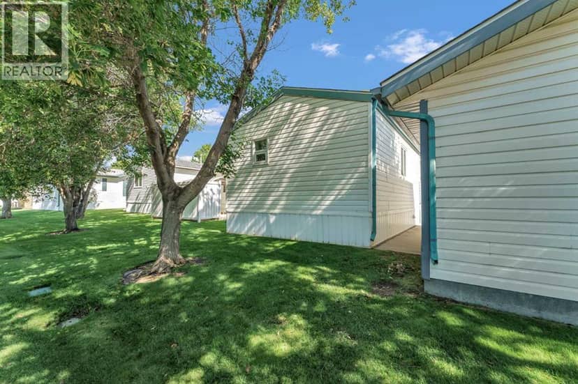111, 1600 Strachan Road SE — photo 33 of 37