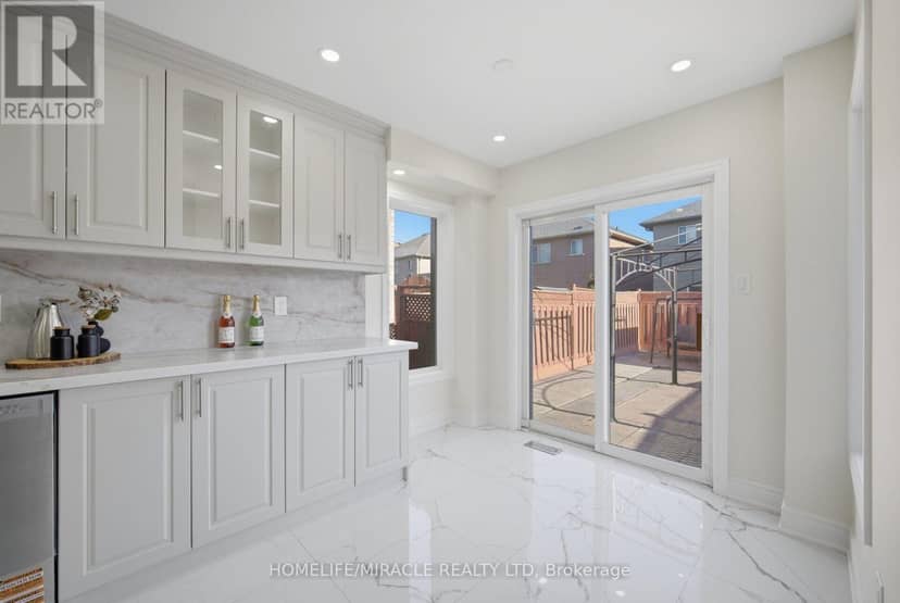 33 Ridgefield Court — photo 15 of 40