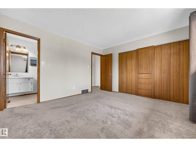 11727 27 AV NW — photo 27 of 40