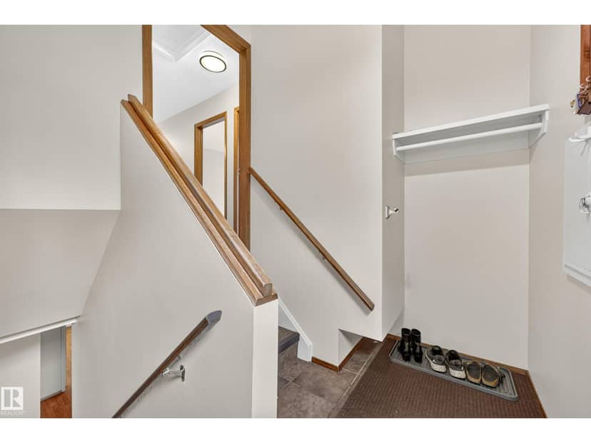 11727 27 AV NW — photo 34 of 40