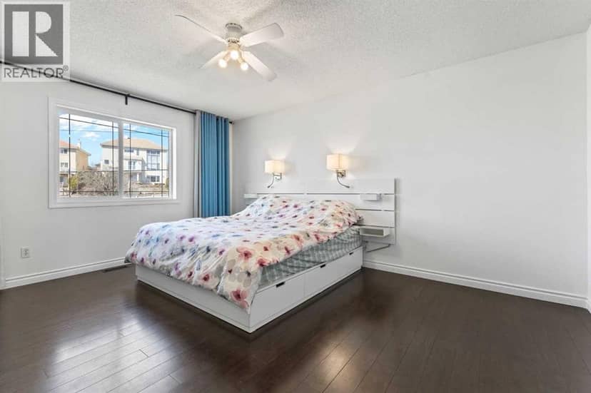 82 Country Hills Gardens NW — photo 15 of 34