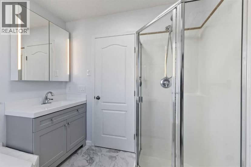 82 Country Hills Gardens NW — photo 19 of 34