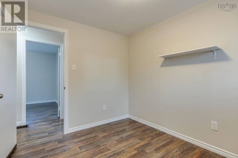 15 Dipper Crescent — photo 22 of 40
