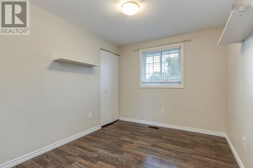 15 Dipper Crescent — photo 24 of 40