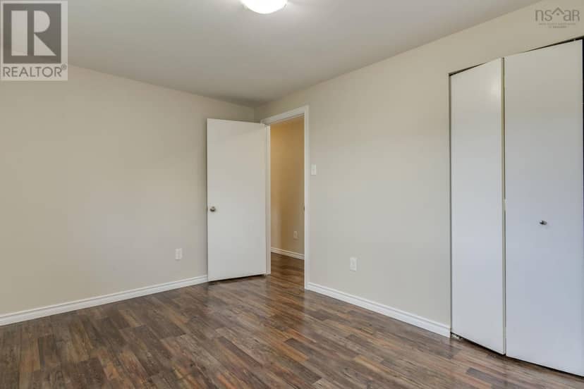 15 Dipper Crescent — photo 27 of 40