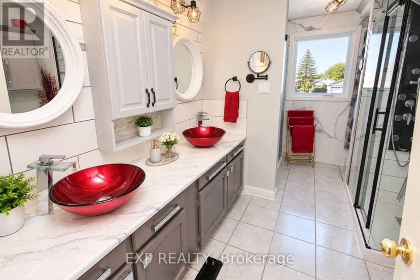 578 Telegraph Road — photo 9 of 34