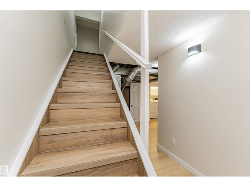29 Grenfell Av — photo 14 of 40