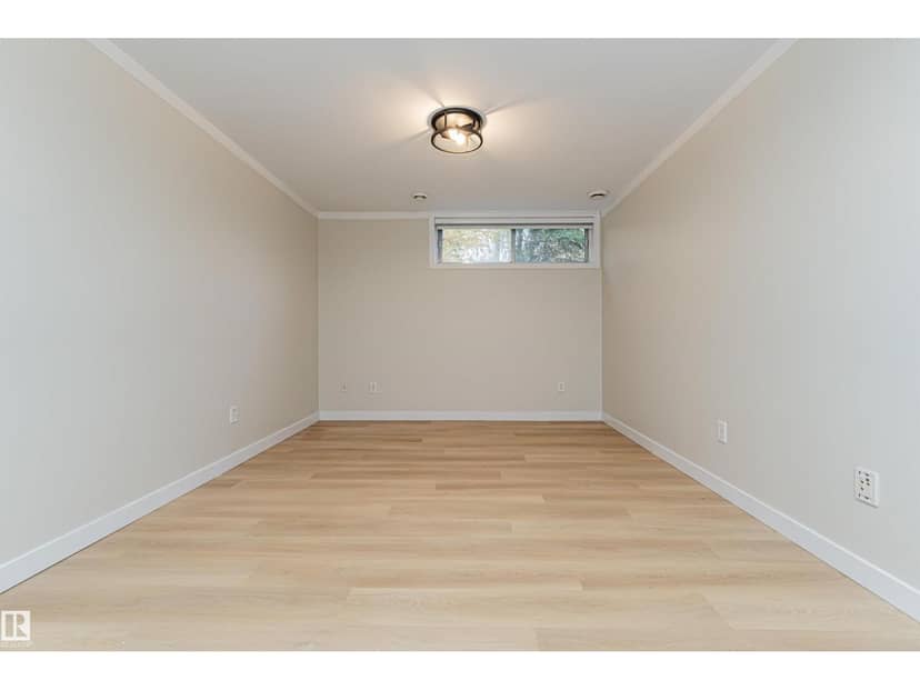29 Grenfell Av — photo 20 of 40