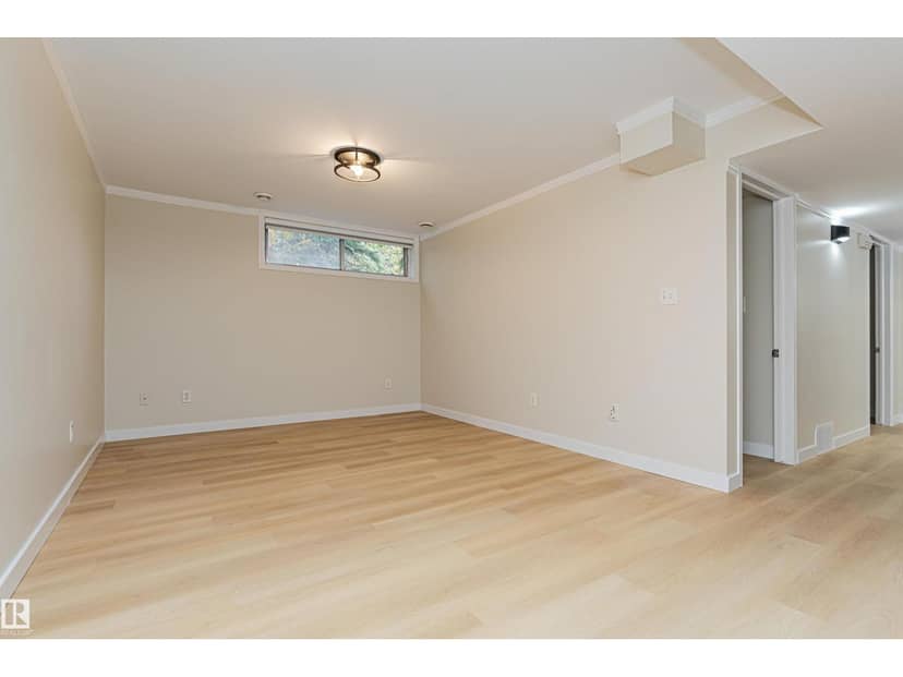 29 Grenfell Av — photo 19 of 40