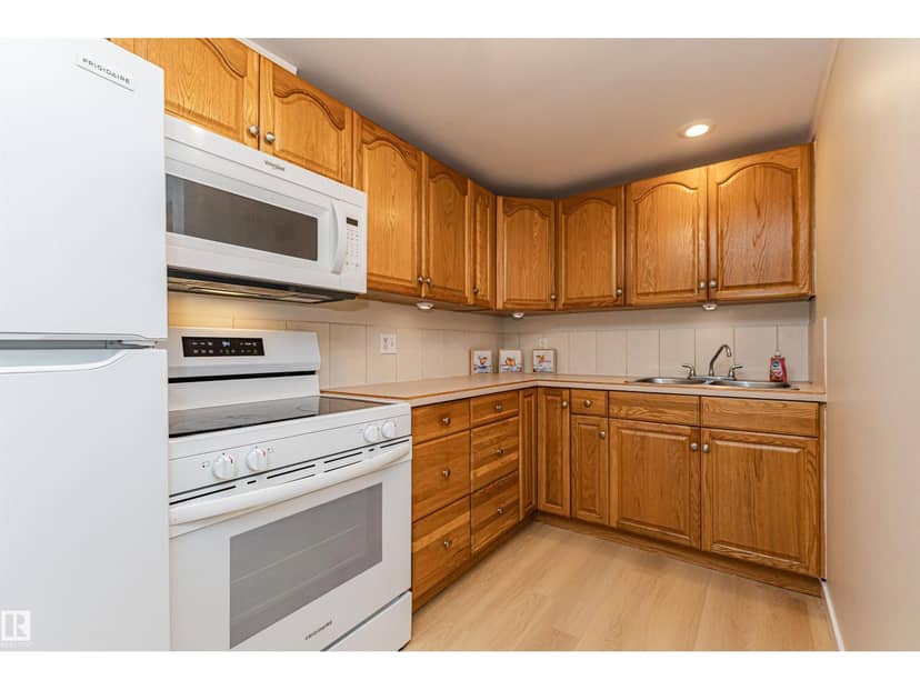 29 Grenfell Av — photo 24 of 40
