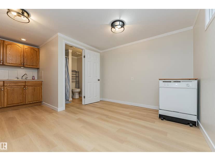29 Grenfell Av — photo 29 of 40