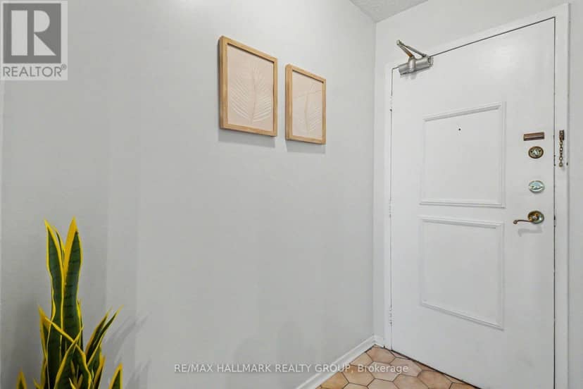 401 - 2630 Southvale Crescent, Ottawa, photo 3