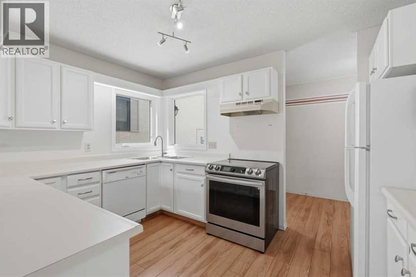 30 Sandarac Circle NW, Calgary, photo 7