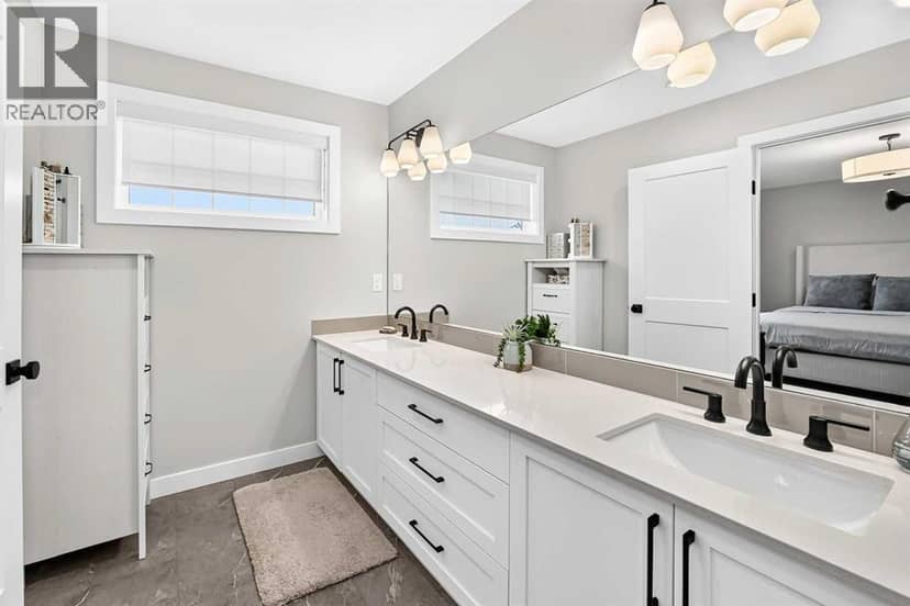 203 Greenwich Drive NW — photo 17 of 33