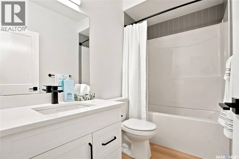 378 Sharma CRESCENT — photo 33 of 40