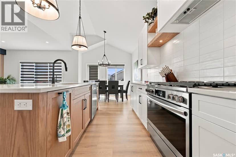 378 Sharma CRESCENT — photo 9 of 40