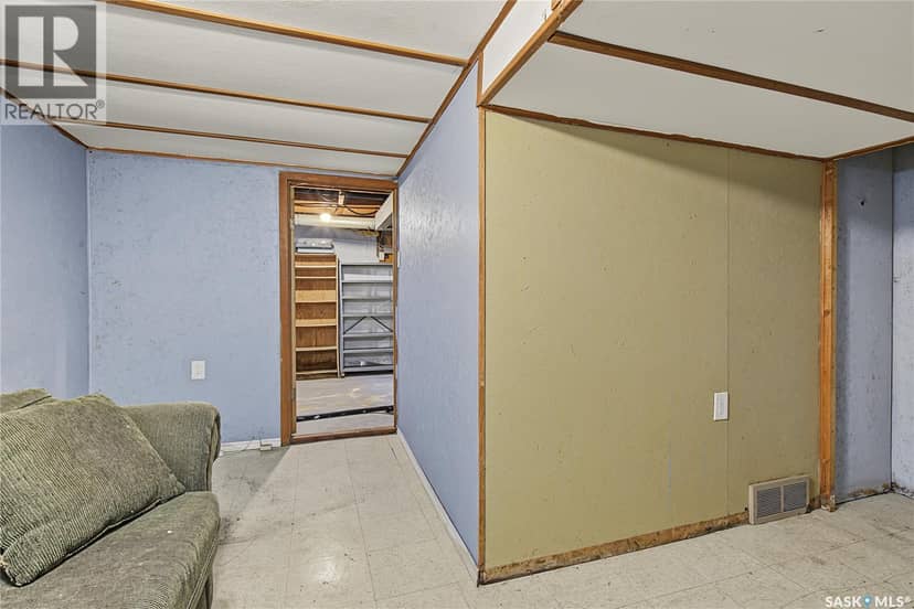 929 Hall Street W — photo 28 of 40