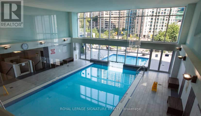 510 - 218 Queens Quay W — photo 34 of 40