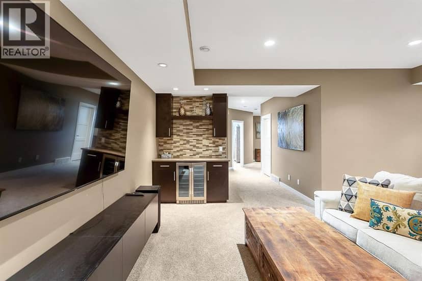 1834 30 Avenue SW — photo 29 of 39