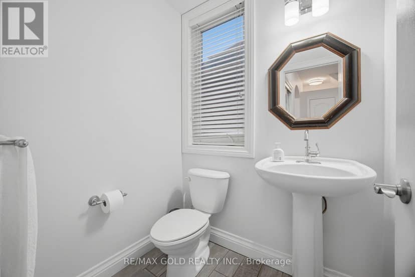 687 Marley Crescent — photo 16 of 40
