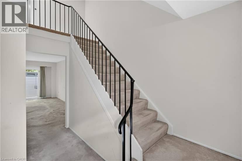 1556 LANCASTER Drive Unit# 74, Oakville, photo 5