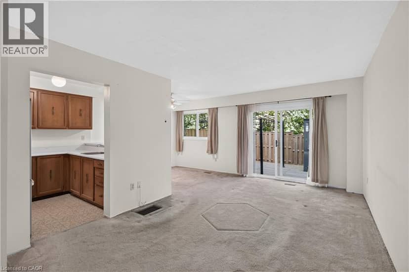 1556 LANCASTER Drive Unit# 74, Oakville, photo 6