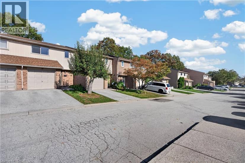 1556 LANCASTER Drive Unit# 74, Oakville, photo 3
