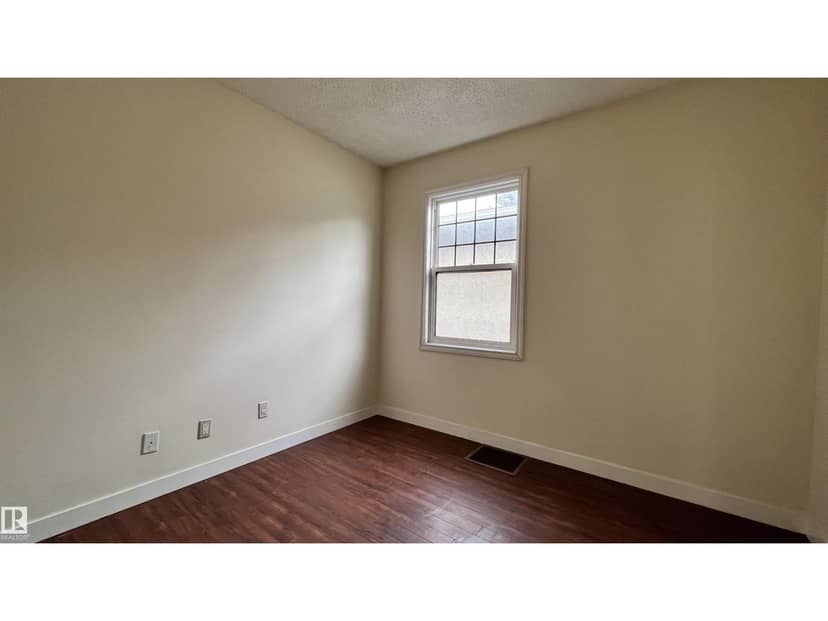 10839 109 ST NW — photo 9 of 25