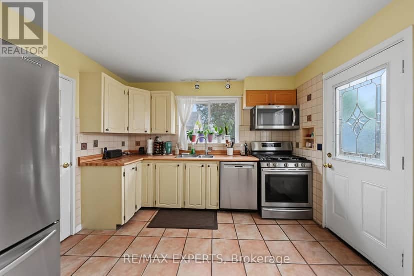 71 Dogwood Crescent — photo 17 of 40