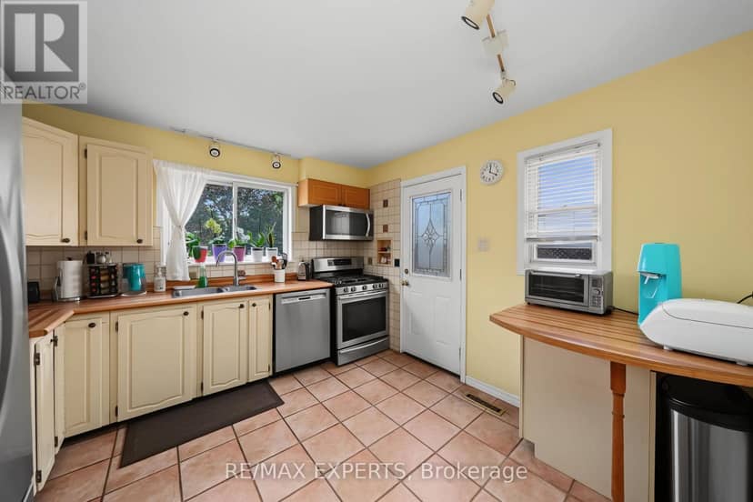 71 Dogwood Crescent — photo 18 of 40