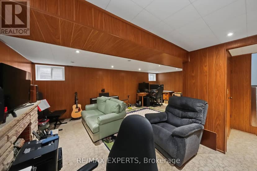 71 Dogwood Crescent — photo 34 of 40
