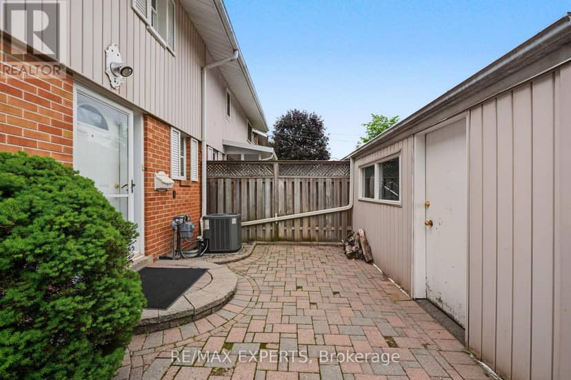 71 Dogwood Crescent, Toronto, photo 5
