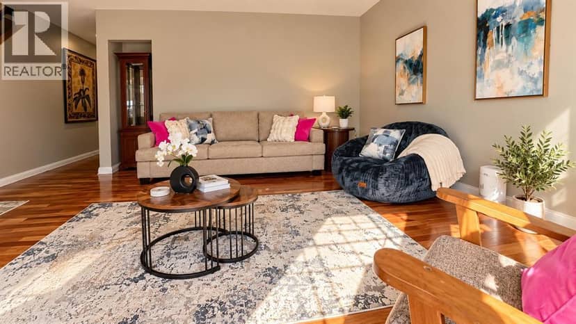 173 Shacker Crescent, Hanna, photo 2