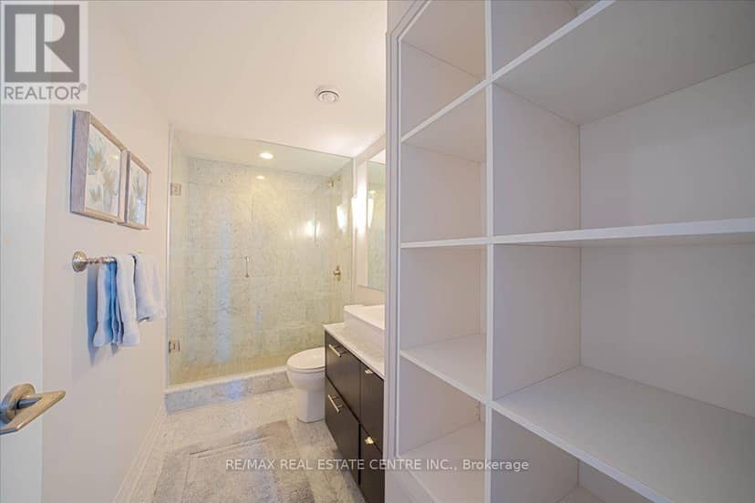 2808 - 8 Mercer Street — photo 10 of 26