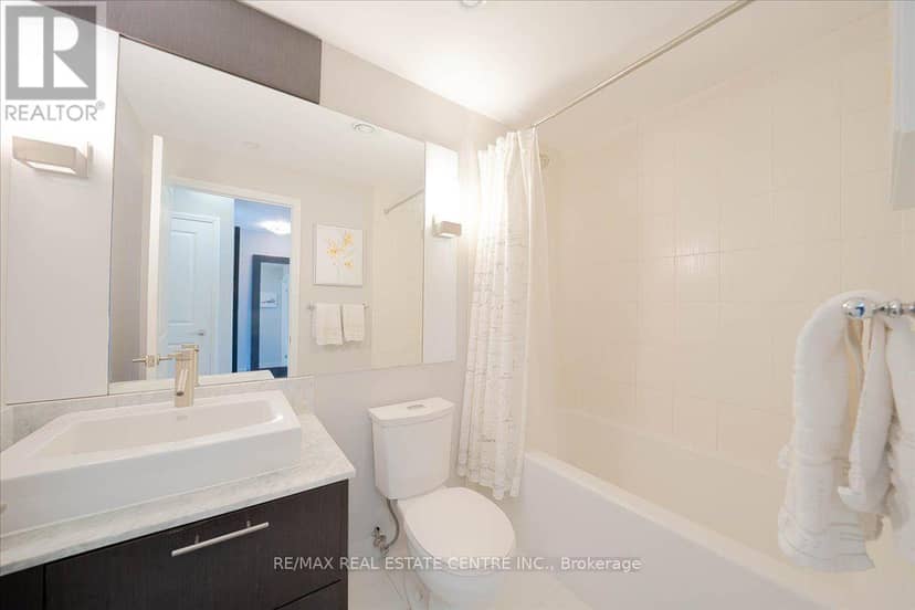 2808 - 8 Mercer Street — photo 15 of 26
