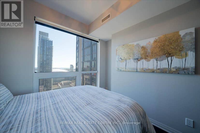 2808 - 8 Mercer Street — photo 13 of 26