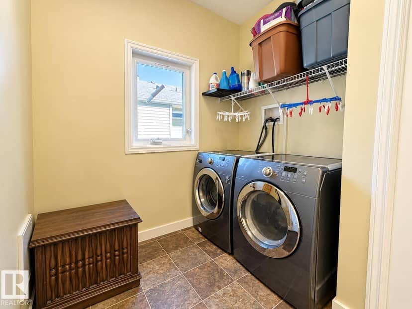 5637 51 AV — photo 24 of 28