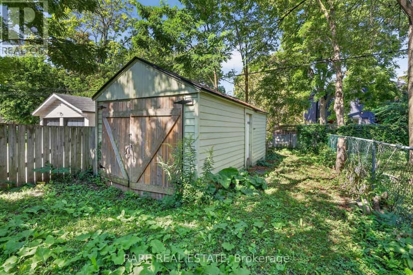 890 & 892 Broadview Avenue — photo 11 of 11