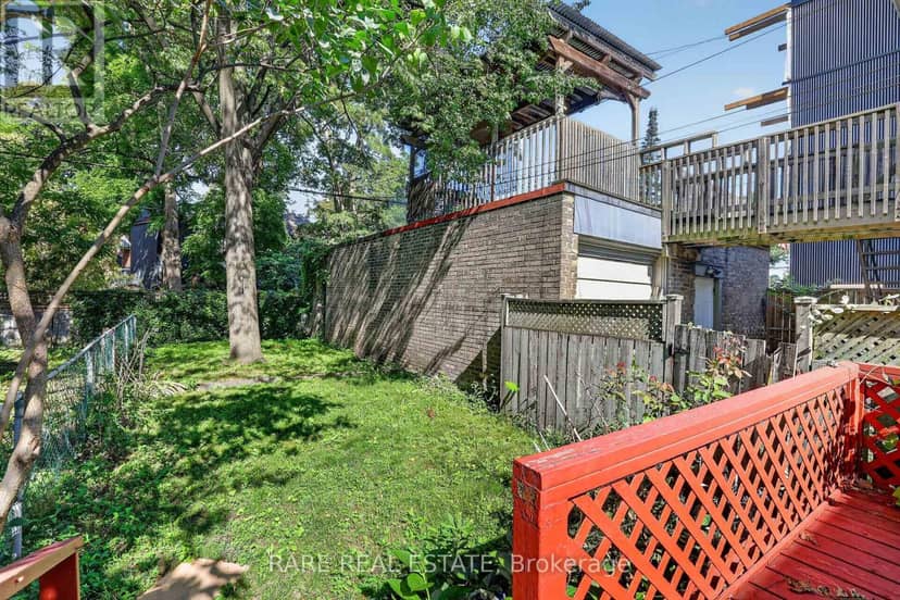 890 & 892 Broadview Avenue — photo 8 of 11