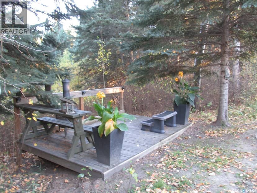 Recreational retreat in North-East Saskatchewan — photo 10 of 20